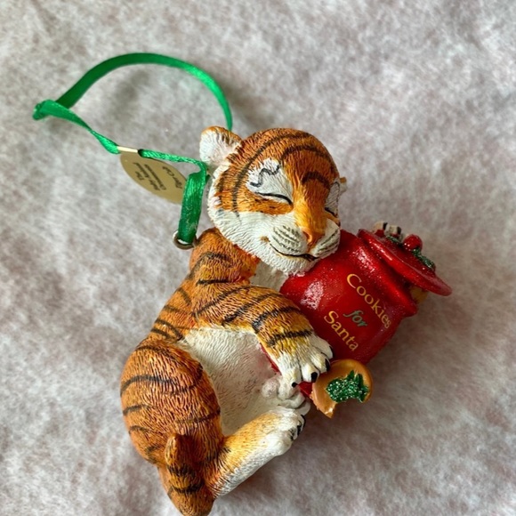 Danbury Mint Tiger ornament - Picture 1 of 3